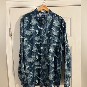 Guy Harvey Button-Up Shirt in Navy and Light Blue